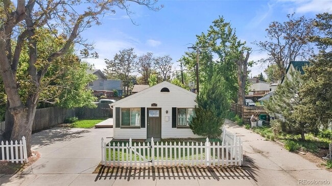 Building Photo - Charming 3BR House in Denver