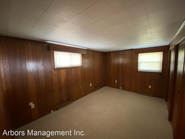 Building Photo - 3 br, 1.5 bath House - 2730 BERTHA ST