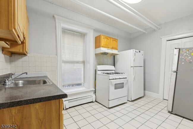 Foto del edificio - 162 Fairview Ave