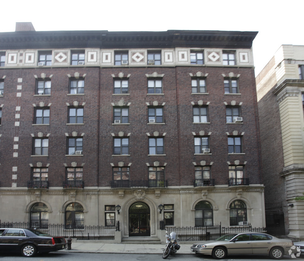 Building Photo - 191 Claremont Ave