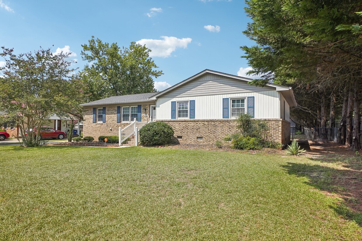 Primary Photo - Charming 3-bed, 2-bath home