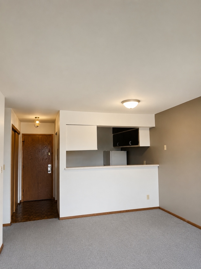 Building Photo - 5625 W Brown Deer Rd