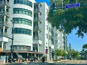Building Photo - 10 N Summerlin Ave