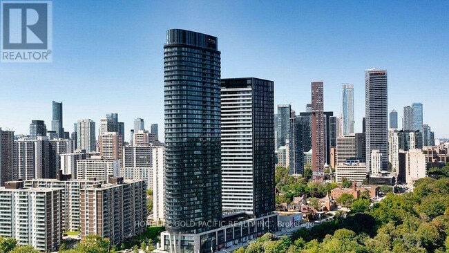 Photo du bâtiment - 575 Bloor St E