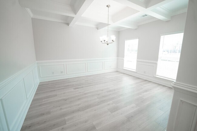 Foto del edificio - Available Now!