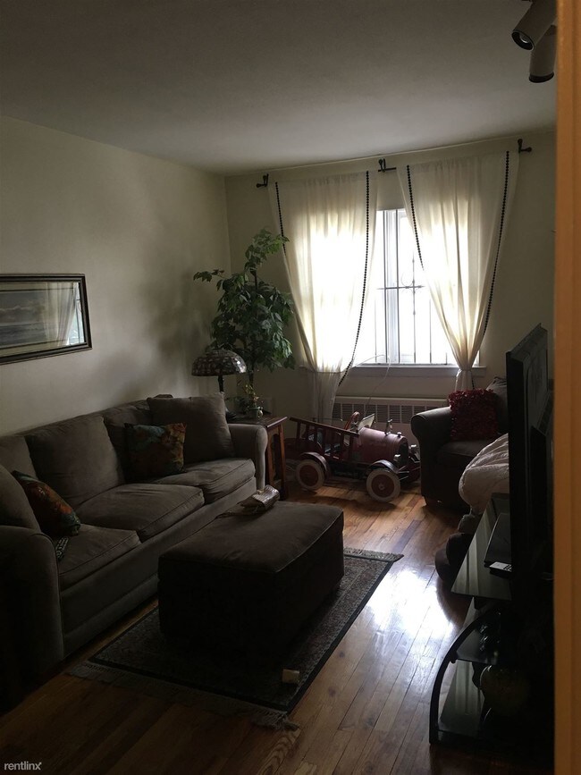 Foto del edificio - 2057 E 53rd Pl