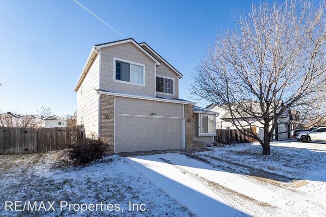 Foto del edificio - 4 br, 3.5 bath House - 3835 Pony Tracks Dr.