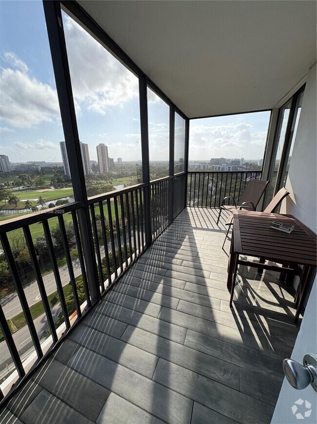 Building Photo - 3375 N Country Club Dr