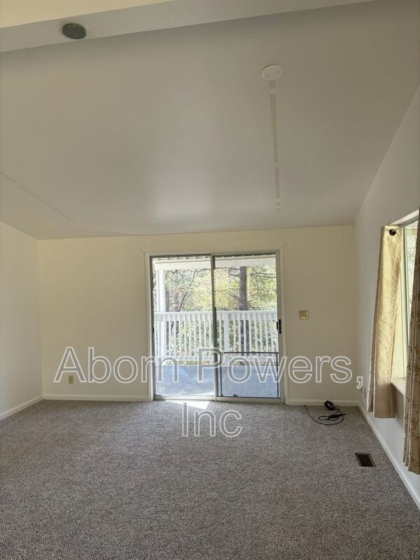 Building Photo - 1160 Sun Ridge Rd
