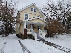 Building Photo - 841 E 130th St