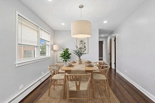 Foto del edificio - 4951 W Foster Ave