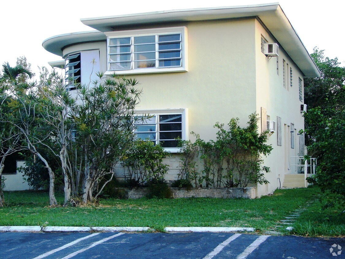 Foto del exterior - 1020 93rd St