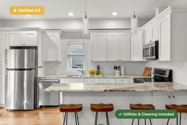 Building Photo - Furnished Bedroom with Private Bath in East Boston