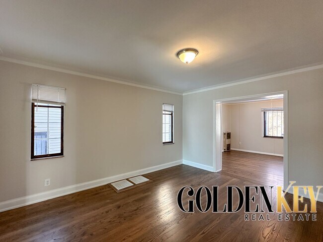 Foto del edificio - AVAILABLE NOW Home in University District ...