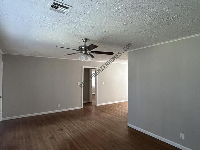 Foto del edificio - 1410 E 53rd St