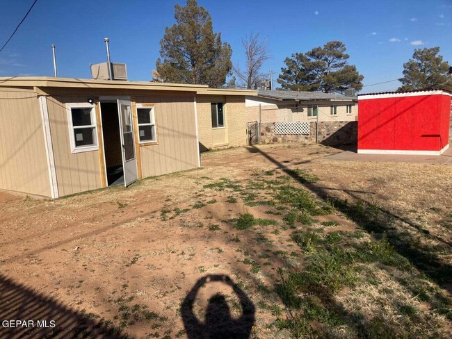 Building Photo - 5820 Blackhawk Dr