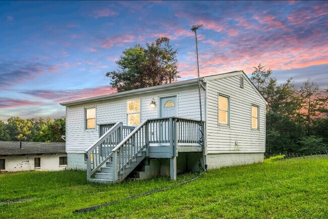 Foto del edificio - 8700 Robert E. Lee Drive