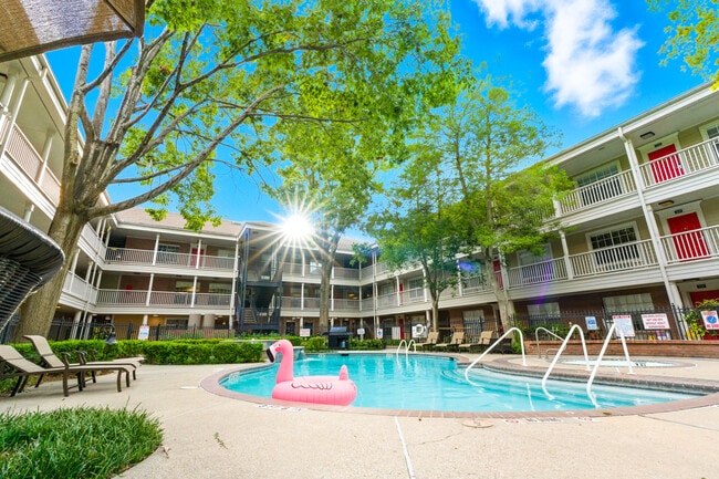 Building Photo - King's Reserve Willowbrook