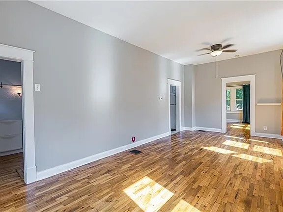 Foto del edificio - 4339 Lloyd St