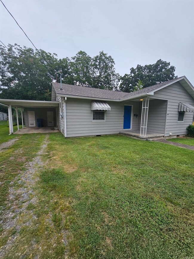 Building Photo - 919 Toler St
