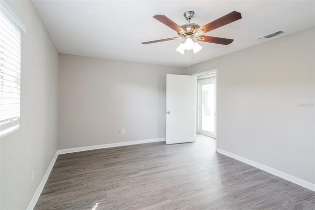 Foto del edificio - 1729 Dooley Ln