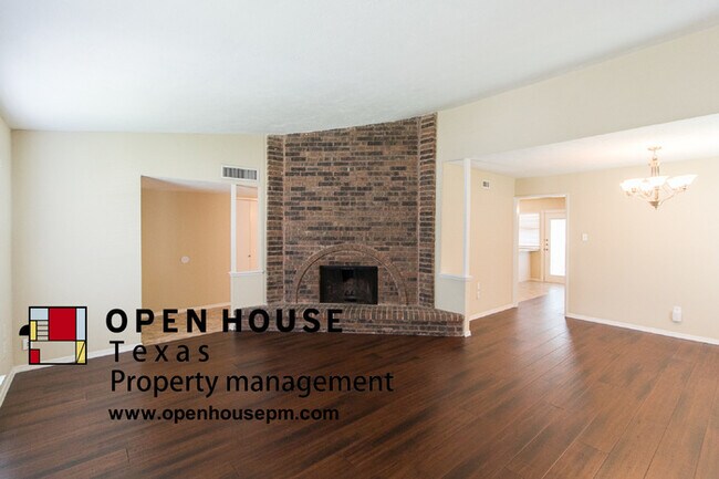 Building Photo - 721 Cambridge Dr, Plano