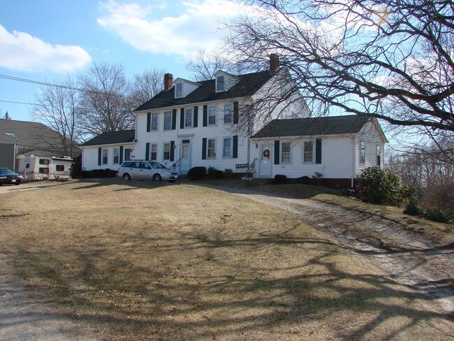 Building Photo - 600 Ten Rod Rd