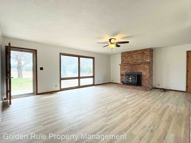 Foto del edificio - 4 br, 1.5 bath House - 1001 N Mayfield Rd