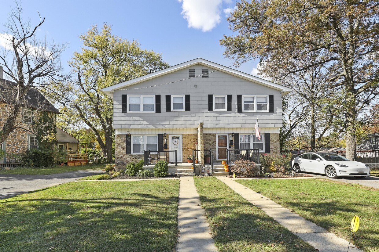 Primary Photo - 415 Ingleside Ave