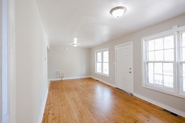 Building Photo - 316 N 8th St