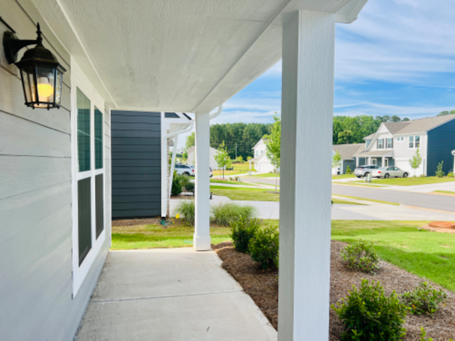 Building Photo - 132 Traminer Wy