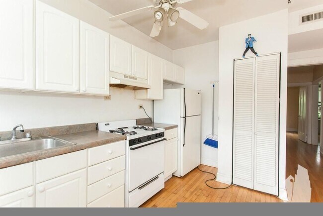 Foto del edificio - 1941 W Winnemac Ave