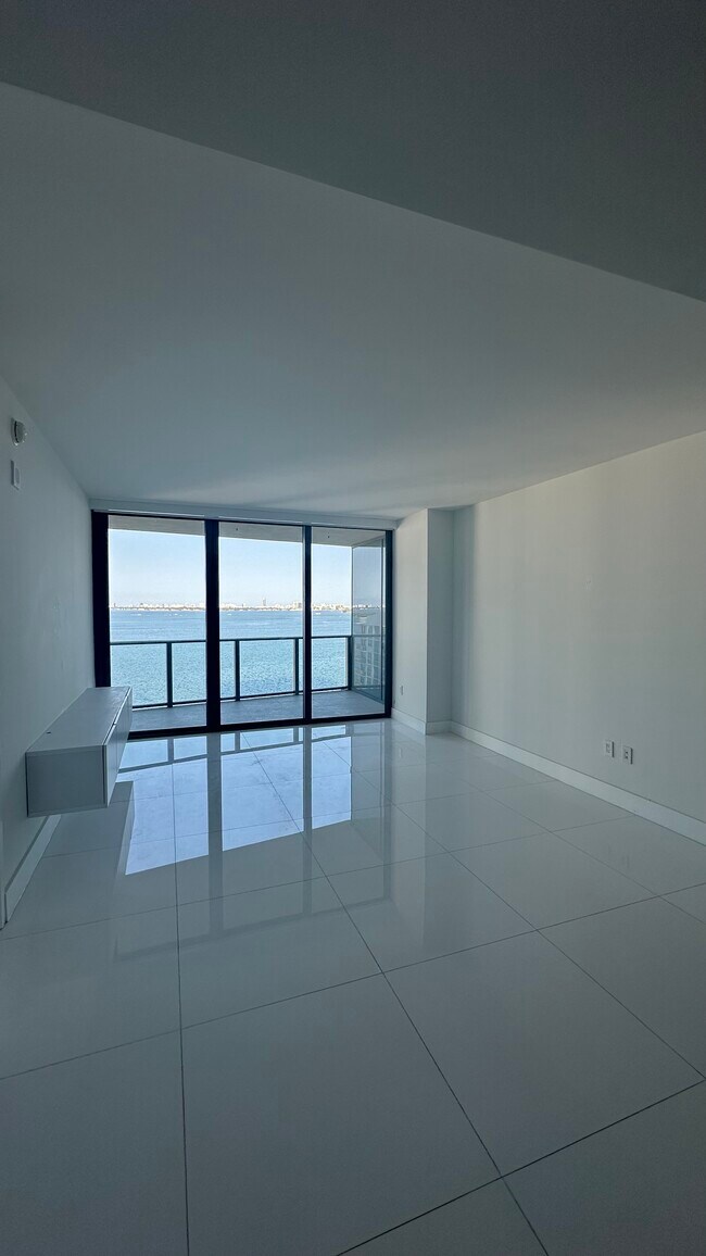 Foto del edificio - 3131 NE 7th Ave