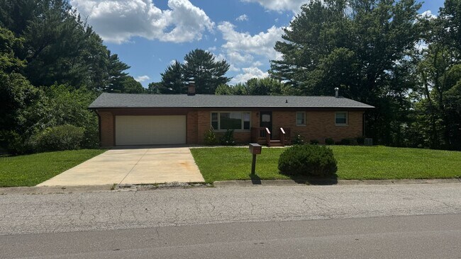 Building Photo - Available Aug 7th, 2026!