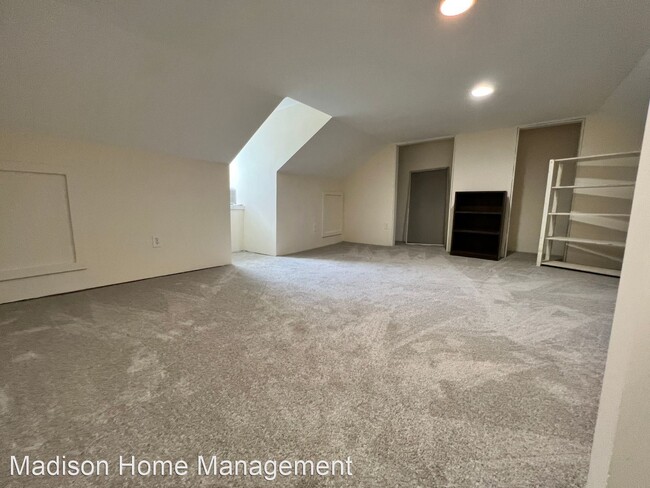 Building Photo - 4 br, 1 bath House - 429 Chestnut Street