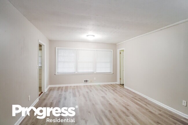 Building Photo - 3135 Robin Rd