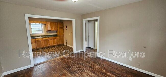 Building Photo - 1420 Lewis Ave