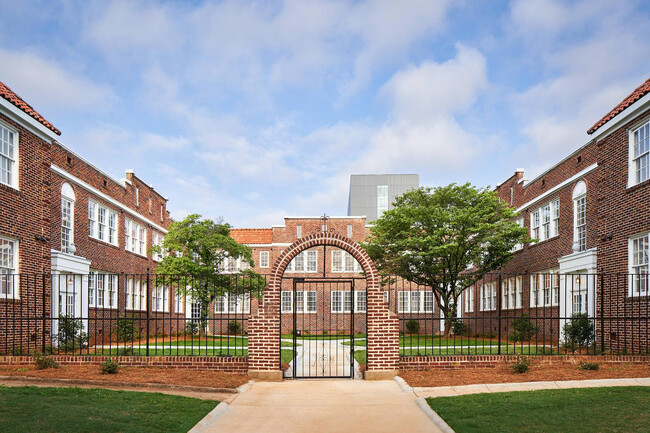 Building Photo - 1460 W Peachtree St NW