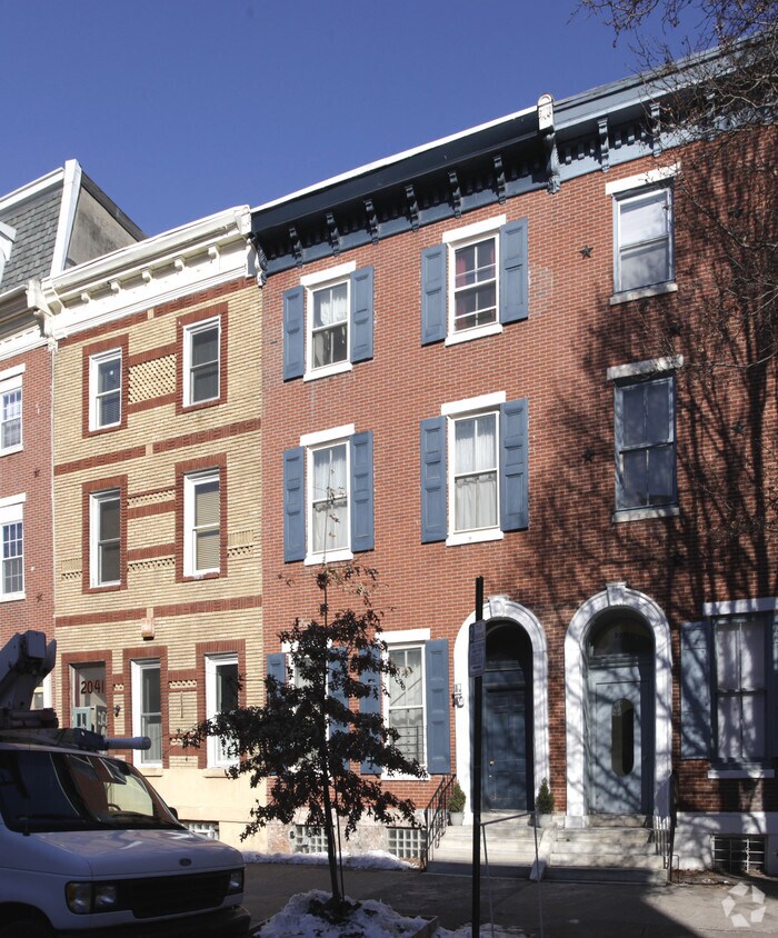 Primary Photo - 2039 Green St