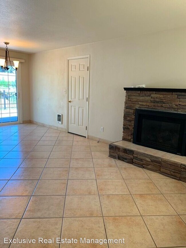 Foto del edificio - 3 br, 1 bath House - 3821 Barry Avenue