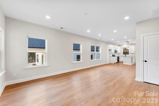 Foto del edificio - 1558 7th Ave Dr SW