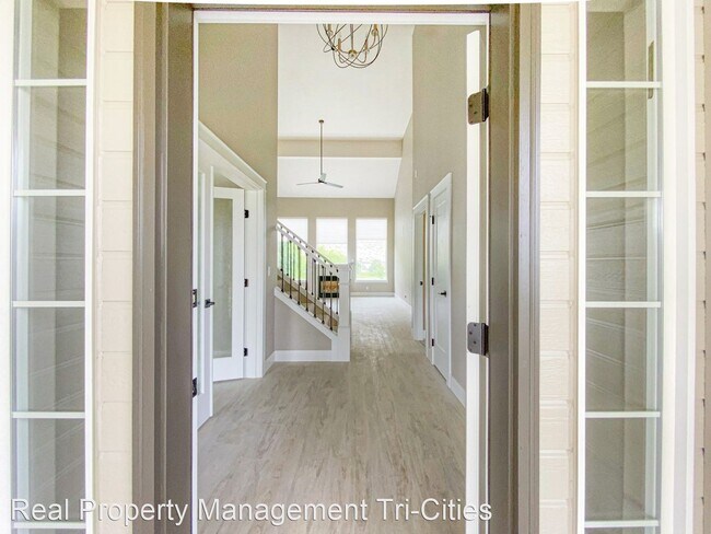 Foto del edificio - 4 br, 2.5 bath House - 2211 Morency Dr