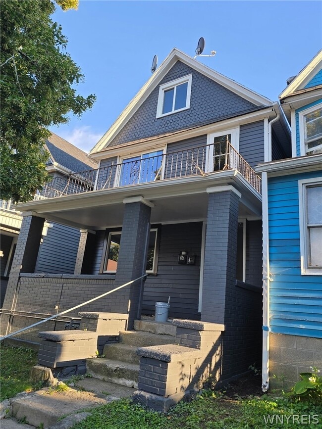 Building Photo - 325 Breckenridge St
