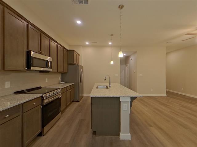 Foto del edificio - 3027 Whitetail Ln