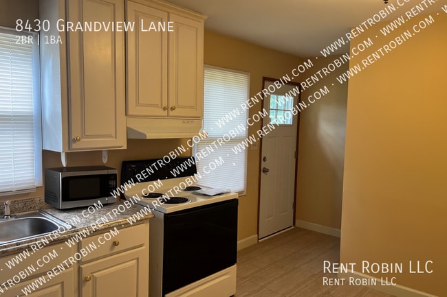 Foto del edificio - 8430 Grandview Ln