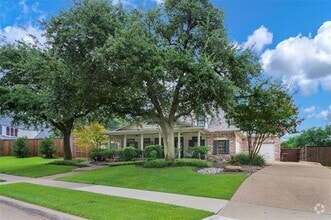 Building Photo - 6520 Twin Oaks Dr