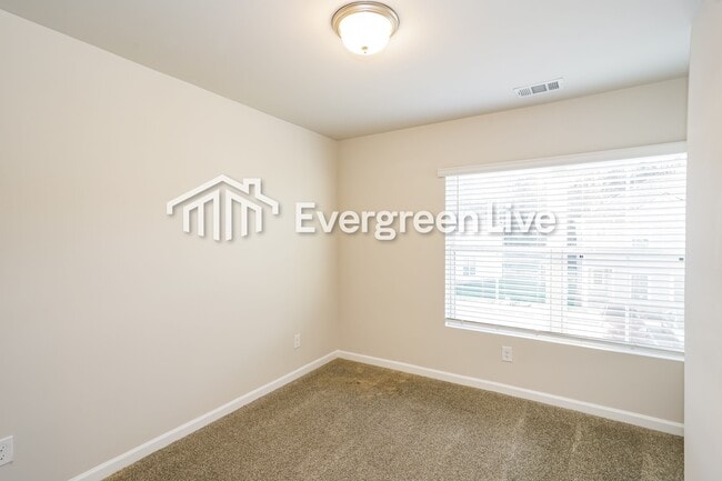 Building Photo - 921 Hamilton Cross Dr