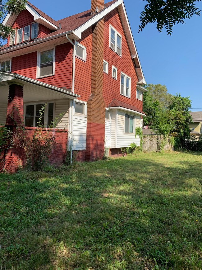 Foto del edificio - 11805 Castlewood Ave