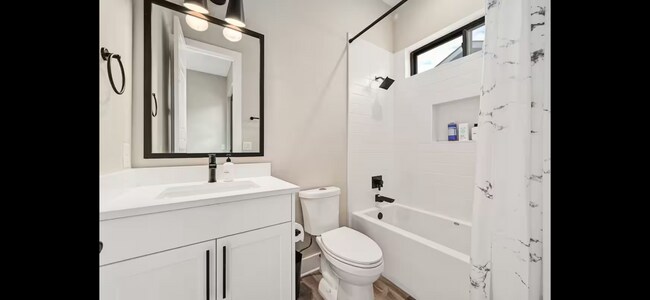 Foto del edificio - 4811 Alf Ave