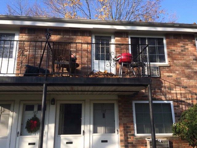 Primary Photo - 180 Jervis Ave